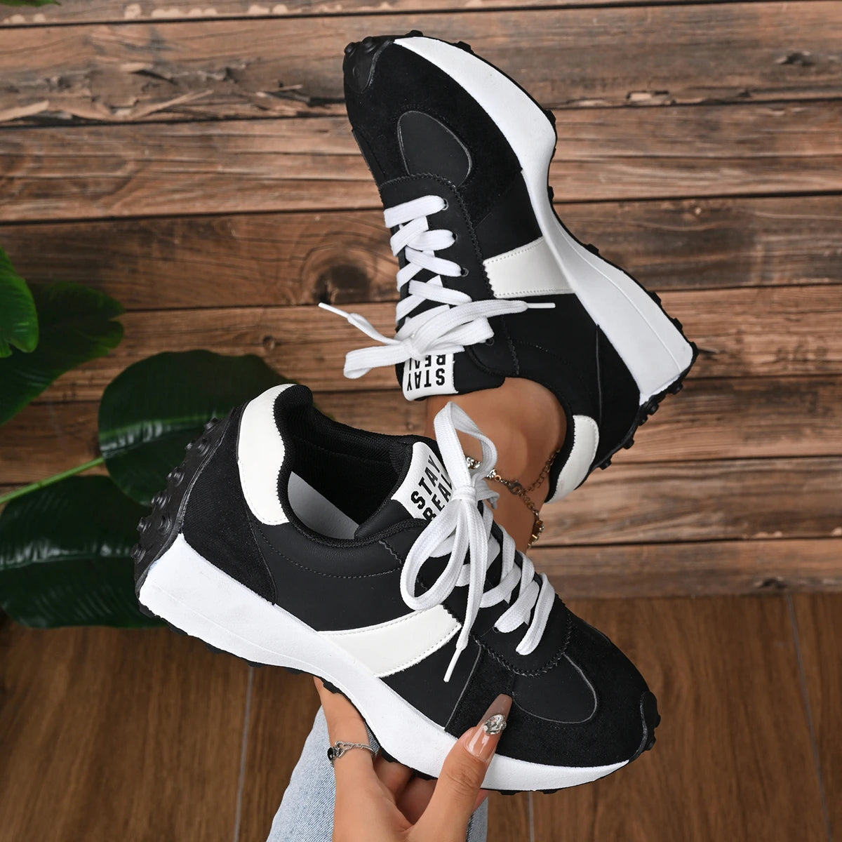 Zapatillas Deportivas Mujer 2025 – Elegancia y Máxima Comodidad